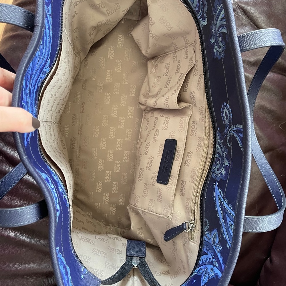 Michael Kors Emry Tote Bag View 6